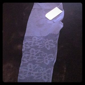 Fabletics Capri Tight